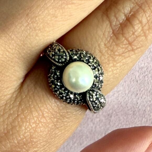 Sterling Jewelry - sterling silver marcasite studded pearl ring size 7